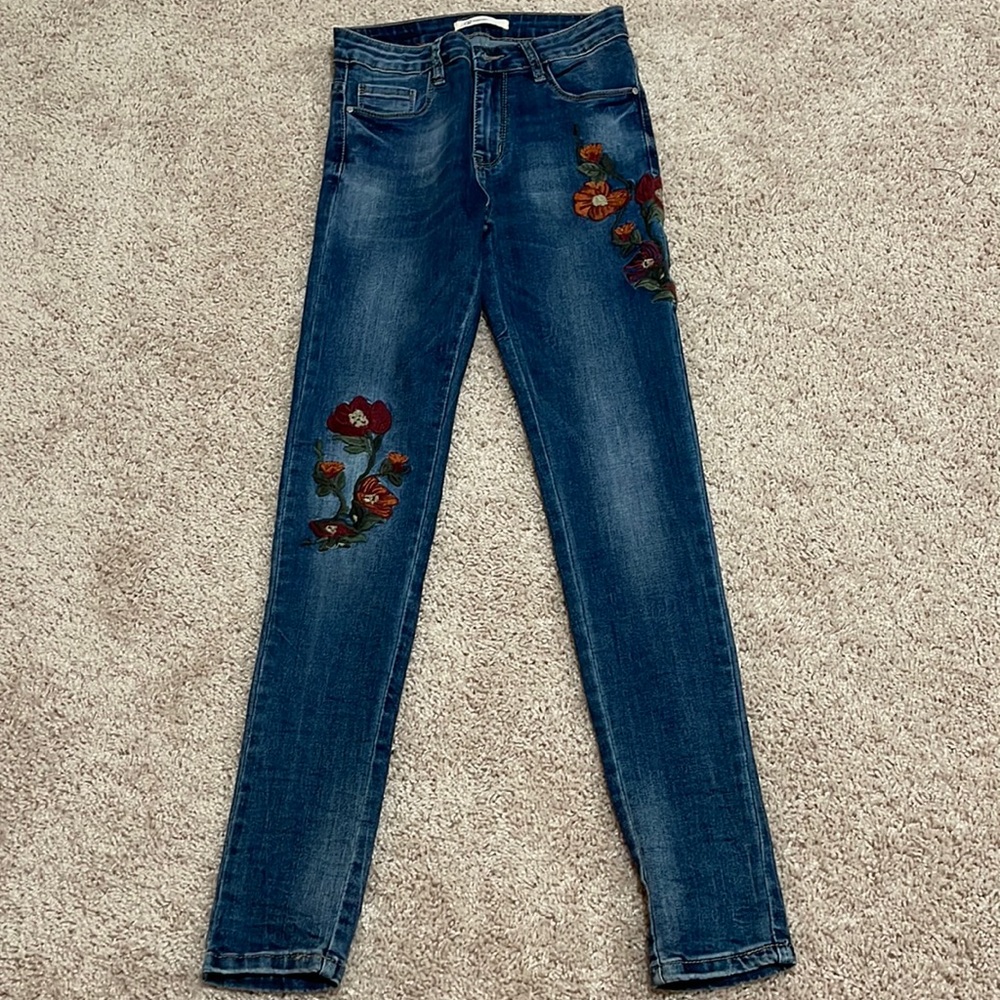 Q2 Embroidered Skinny Jeans Women's